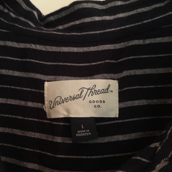 Linen button up - Picture 2 of 4